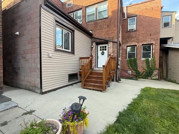 2174 5th Ave #1R, Troy, NY 12180