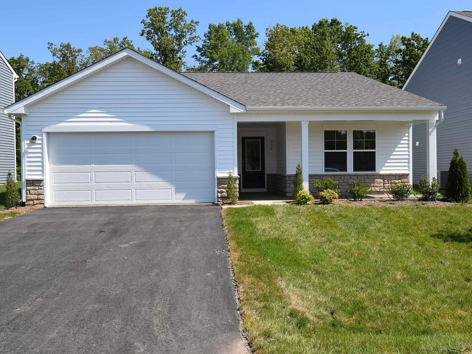 3 bed, 2.0 bath, 1556 sqft, $2,500 — Photo 1