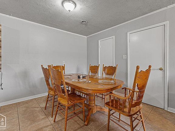 5th image of 104 Marion Cir