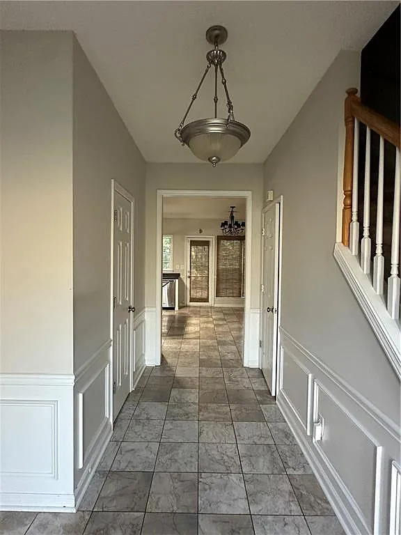4 bed, 2.5 bath, 2253 sqft, $2,900 — Photo 2