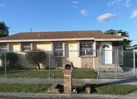 1st image of 470 NW 15th St