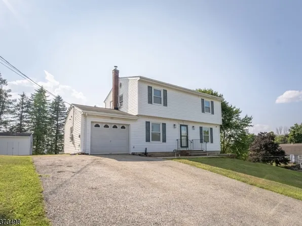 1 Hill Top Ln, Franklin Boro, NJ 07416