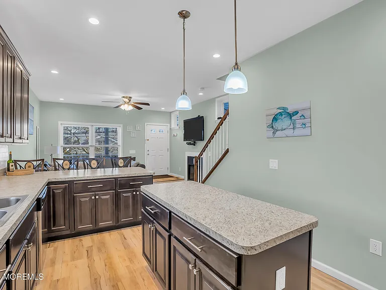 329 Franklin Ave — Photo 9
