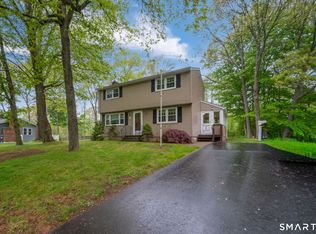 14 Hill View Lane, Clinton, CT 06413