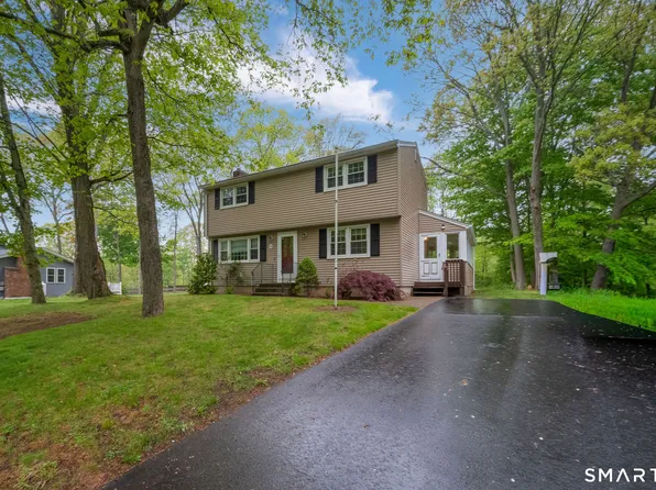 14 Hill View Lane, Clinton, CT 06413