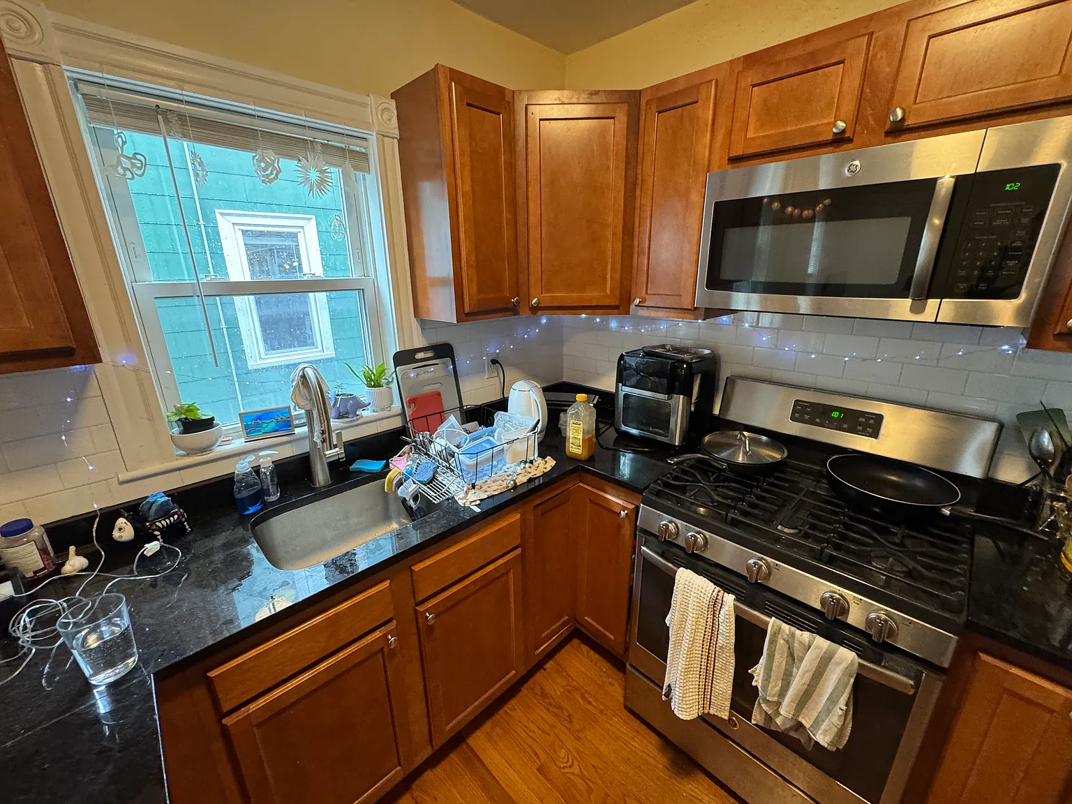 4 bed, 9999 sqft, $5,100 — Photo 3