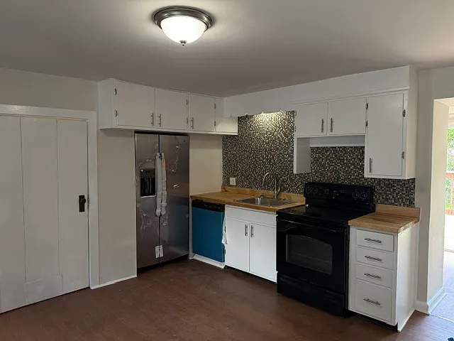 1008 Reading Ave — Photo 7