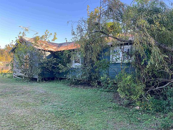 4th image of 160 Elaine St