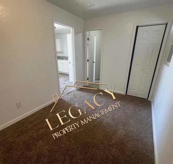 415 1/2 Lincoln Ave #B — Photo 4
