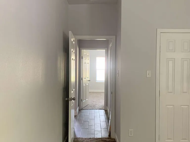 2417 Norway Dr — Photo 13