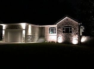 2612 N 6th St, Ocean Springs, MS 39564