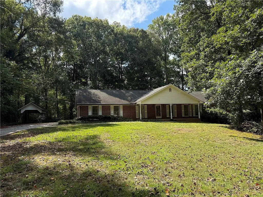 3 bed, 2.5 bath, 2194 sqft, $2,400 — Photo 1