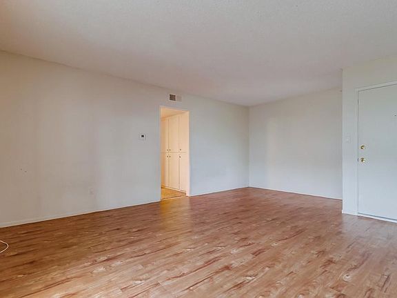 3rd image of 8568 Hurlbut St
