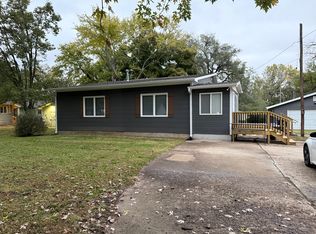 2001 NW Lincoln St, Topeka, KS 66608