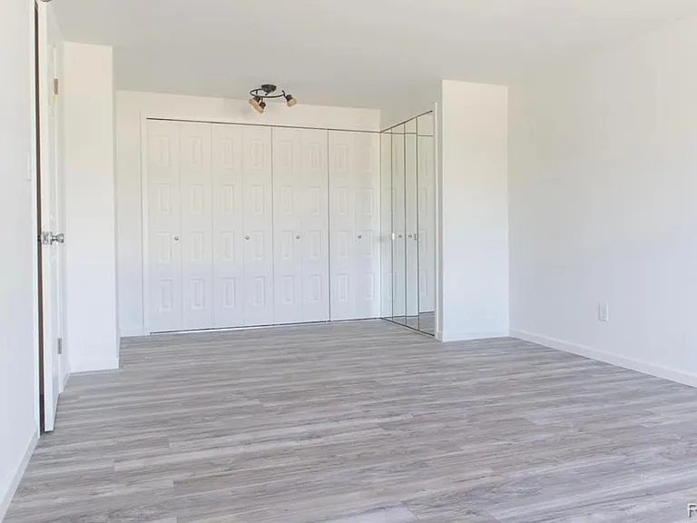 8724 Common Rd — Photo 17