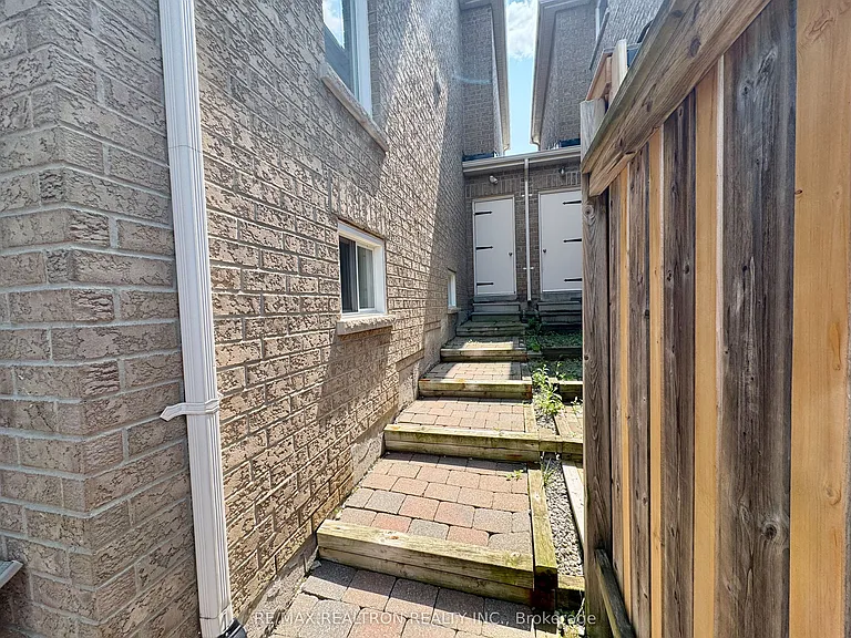 11 Hubner Dr #BASEMENT — Photo 12