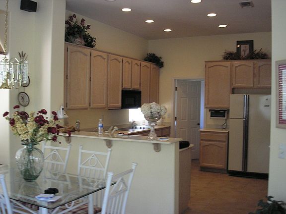  Large Cooks Kitchen