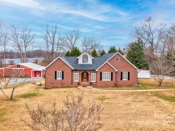 118 Old Belwood Rd, Belwood, NC 28090