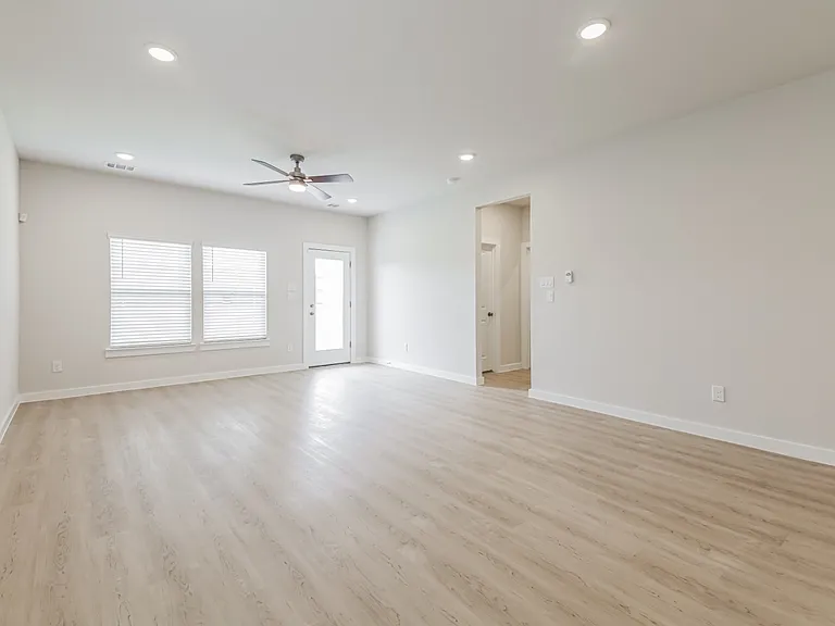 2213 Trailside Dr — Photo 7