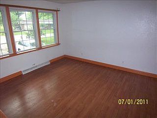 2nd image of 60079 Pembrook Ln