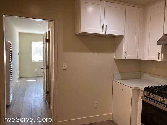 5th image of 3019 Jackson Ave #A