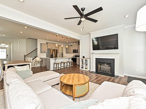 5th image of 4716 Darcey Way