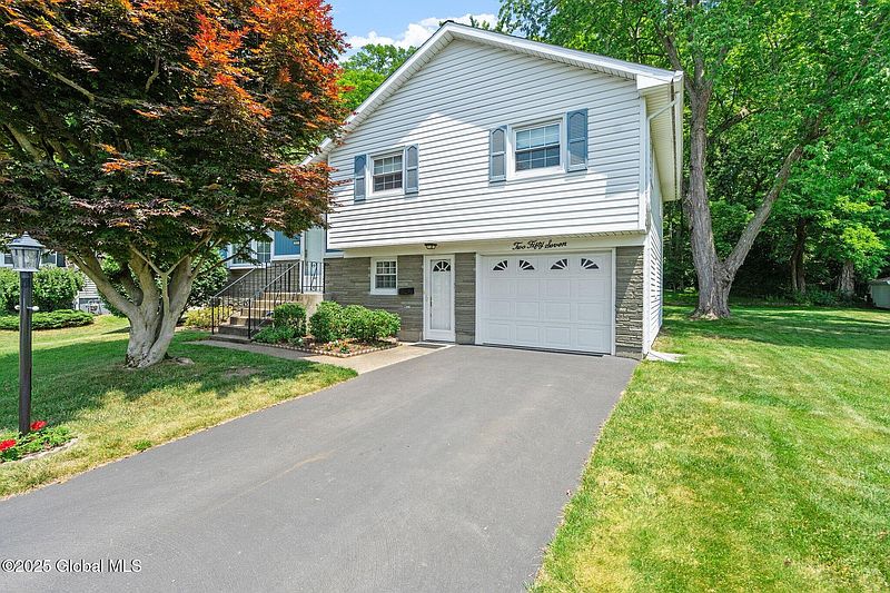 3rd image of 257 Mercer Avenue