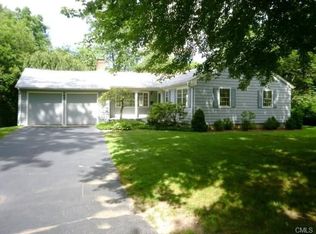 52 Bayberry Rd, Fairfield, CT 06825