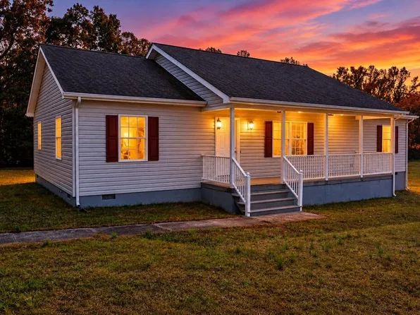 821 Lakeview Dr, Heathsville, VA 22473
