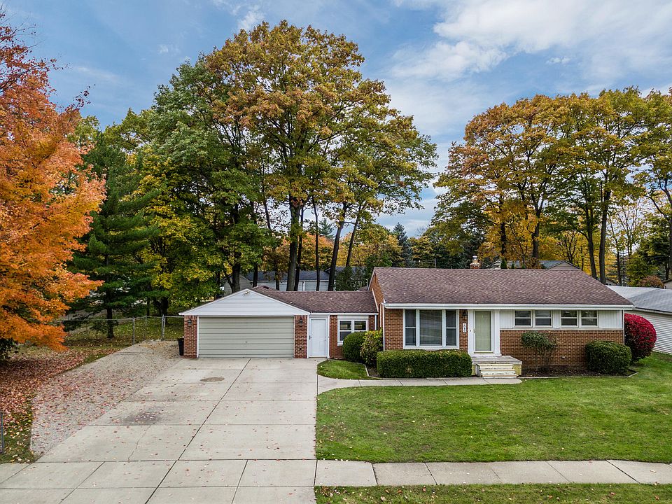 1st image of 2049 Oakdale Dr
