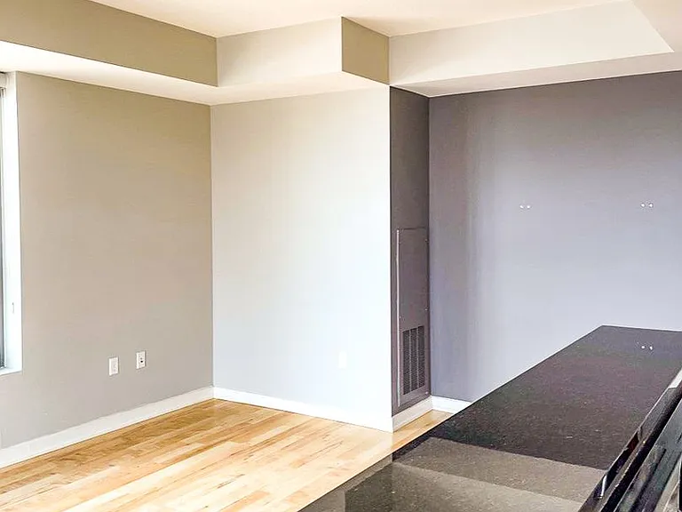 929 Portland Ave #2105 — Photo 14
