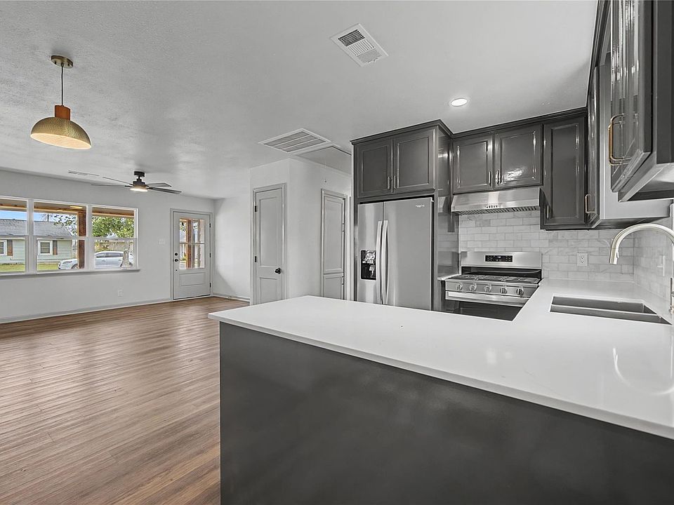 1st image of 1108 Nottingham Dr