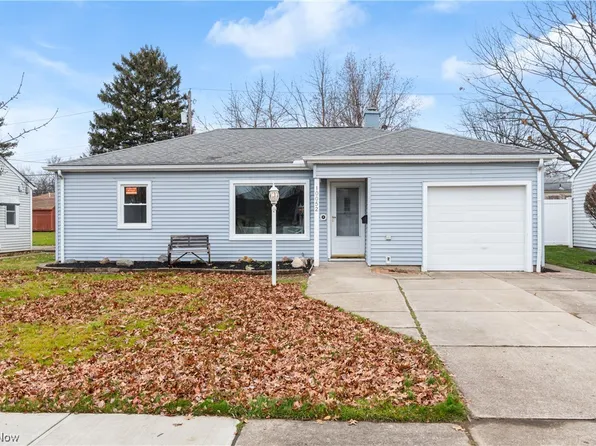 10052 Newkirk Dr, Parma Heights, OH 44130