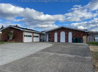 159 Shawnee Est, Winfield, WV 25213