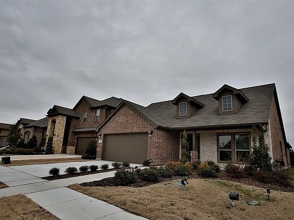 2nd image of 15812 Weymouth Dr