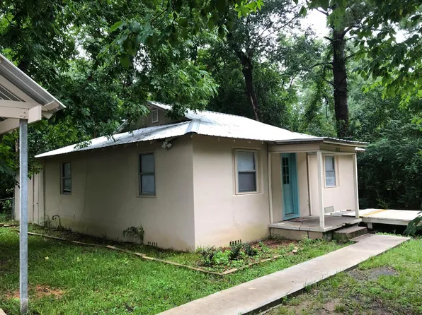 885 Caldwell St, Jasper, TX 75951