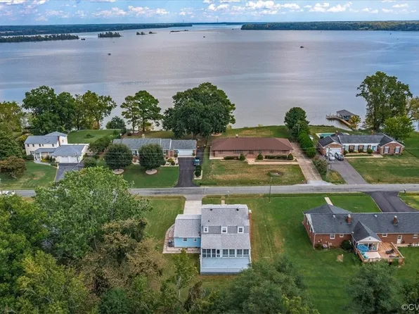 1304 Marl Bank Dr, North Prince George, VA 23860