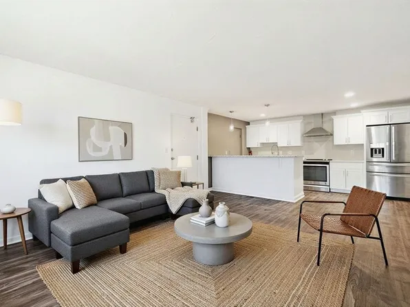 55 Will Dr Unit 152, Canton, MA 02021