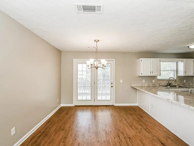 207 Fairfield Dr — Photo 7
