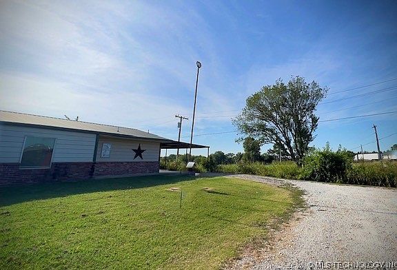 4th image of 616 Poker Ln