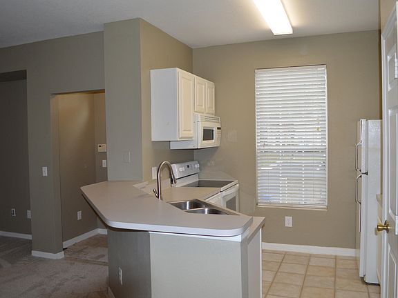 3rd image of 13703 N Richmond Park Dr #2502
