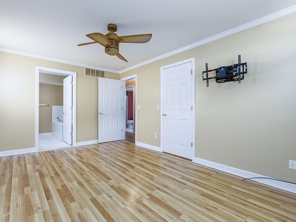 37868 Jefferson Ave, photo 29