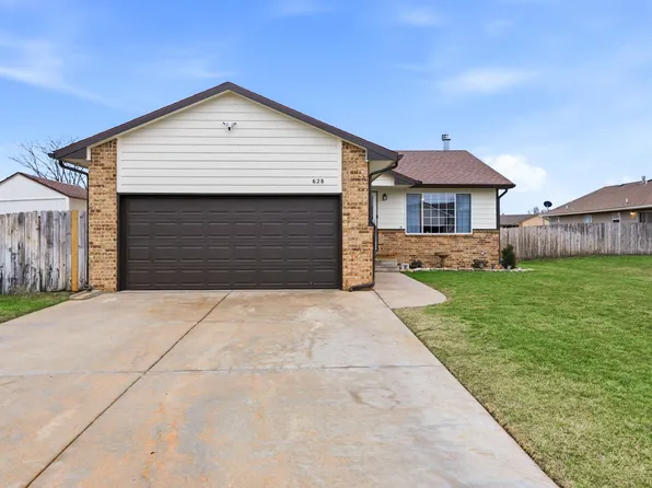 628 Union Park Cir, Colwich, KS 67030