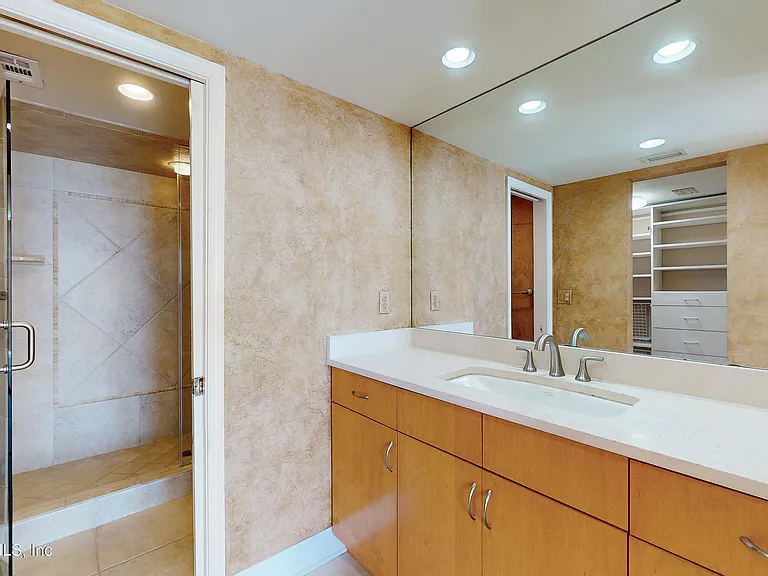 2100 Ocean Dr #Penthouse 2 — Photo 16