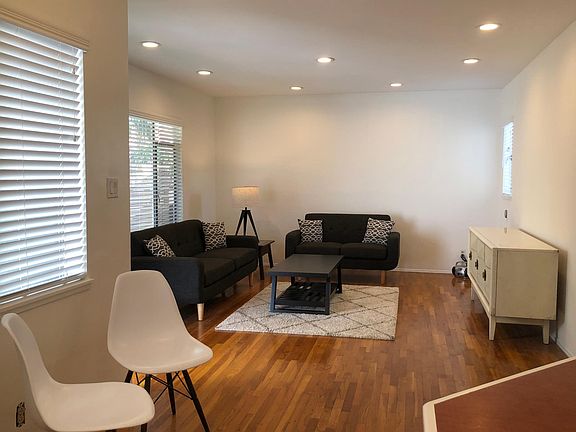 3rd image of 1441 Centinela Ave