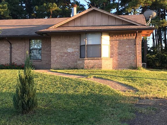 2nd image of 3949 Oak Hill Dr