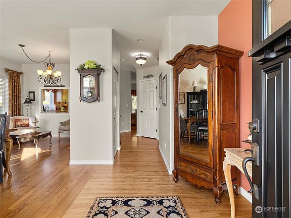 5th image of 1705 15th Avenue SW