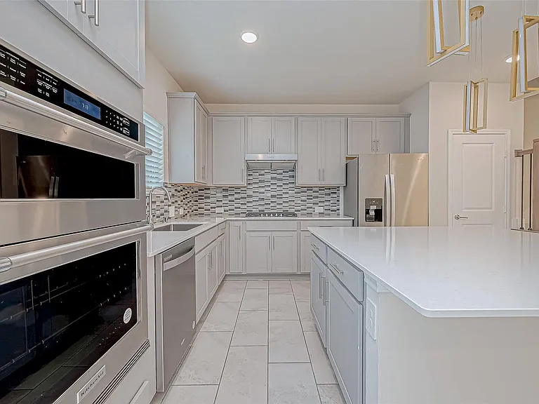 10511 Blankiet Ln — Photo 18