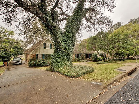 5th image of 10800 Plumewood Dr