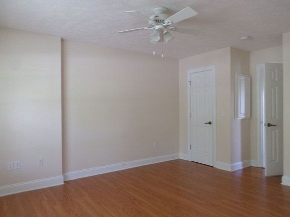 5th image of 305 Oak Tree Blvd, Nw